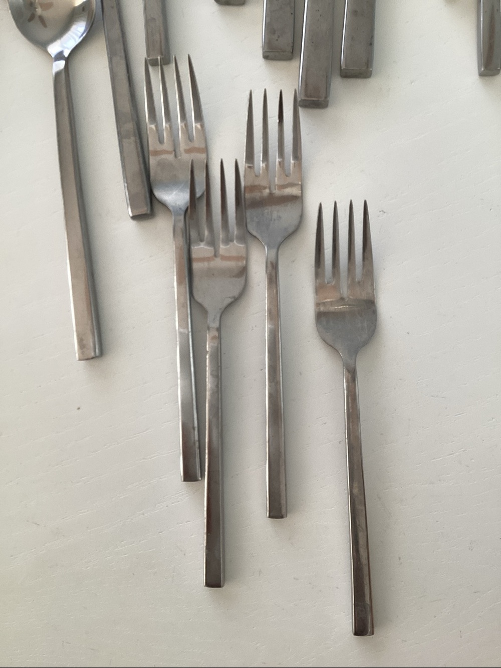 Stainless Steel Flatware Set of 4 Settings - Picture 4 of 4